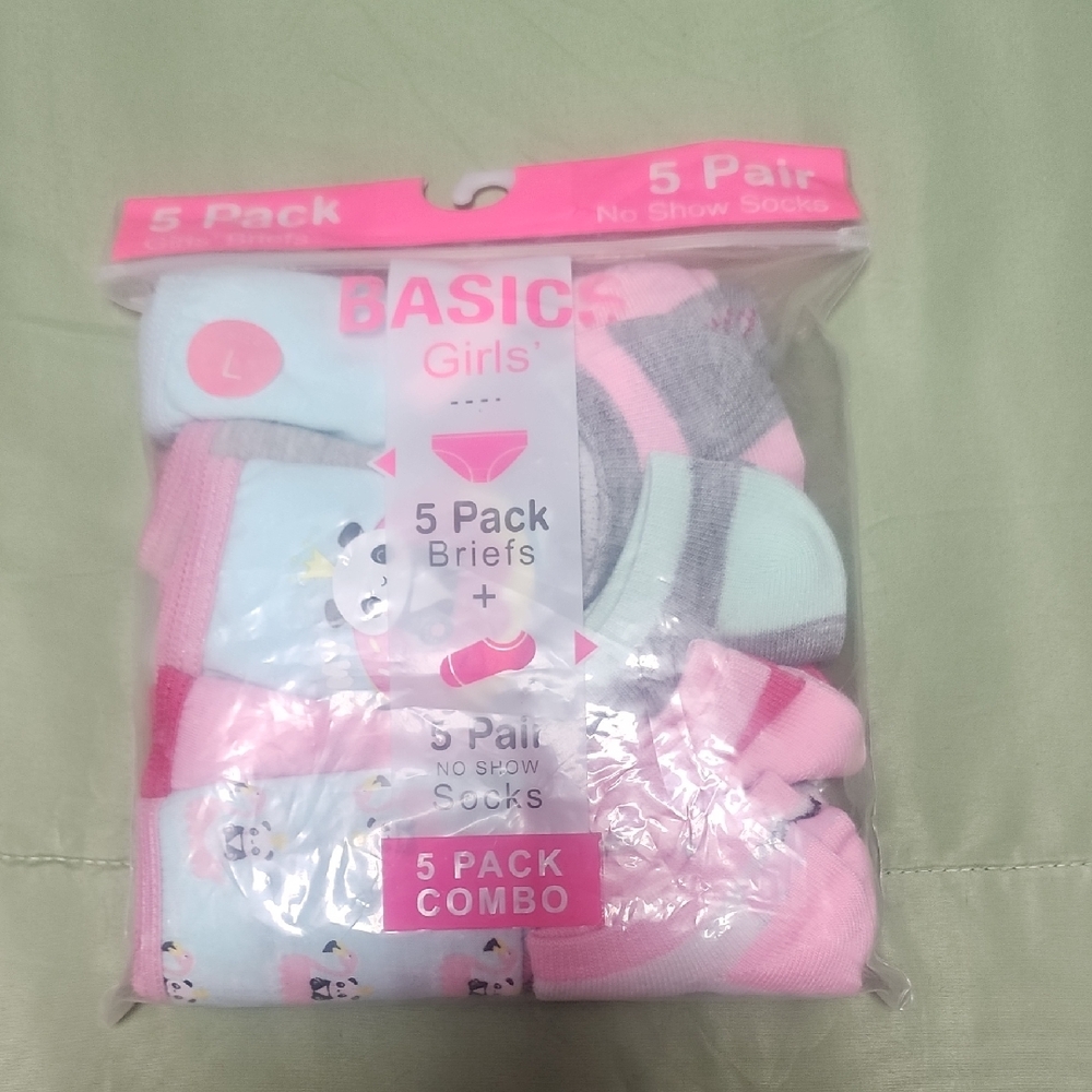 Girls' 5 Pack Briefs and Socks Combo